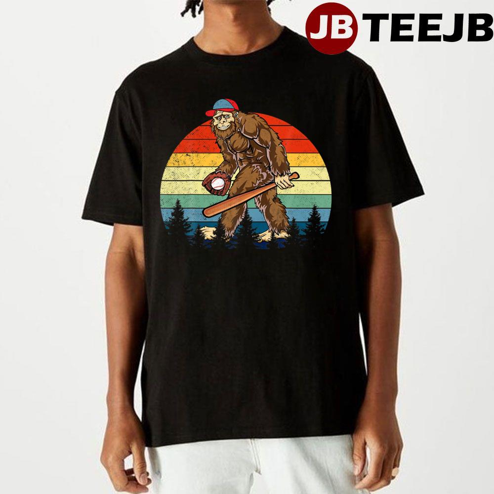 Vintage Retro Bigfoot Playing Baseball Cool Bigfoot Unisex T-Shirt