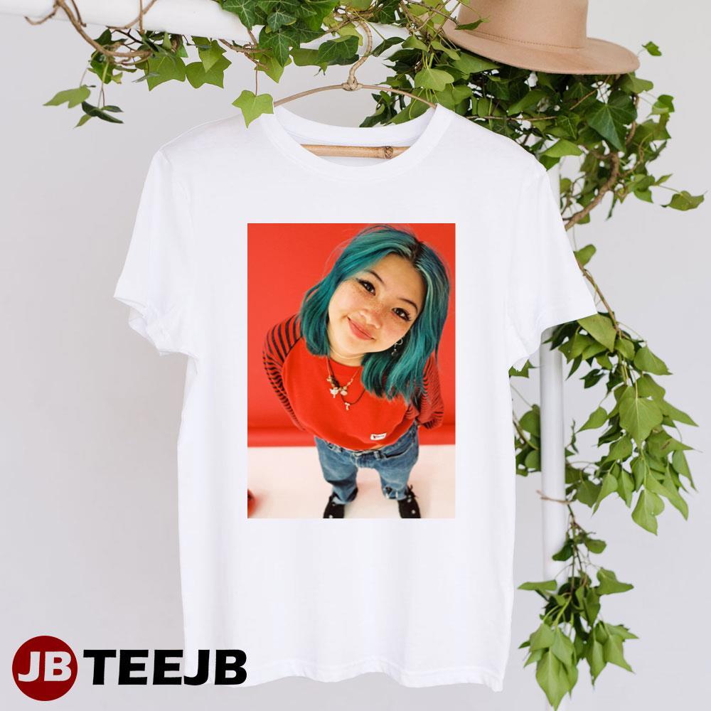 Beabadoobee Beatrice Laus Singer Music Design Unisex T-Shirt