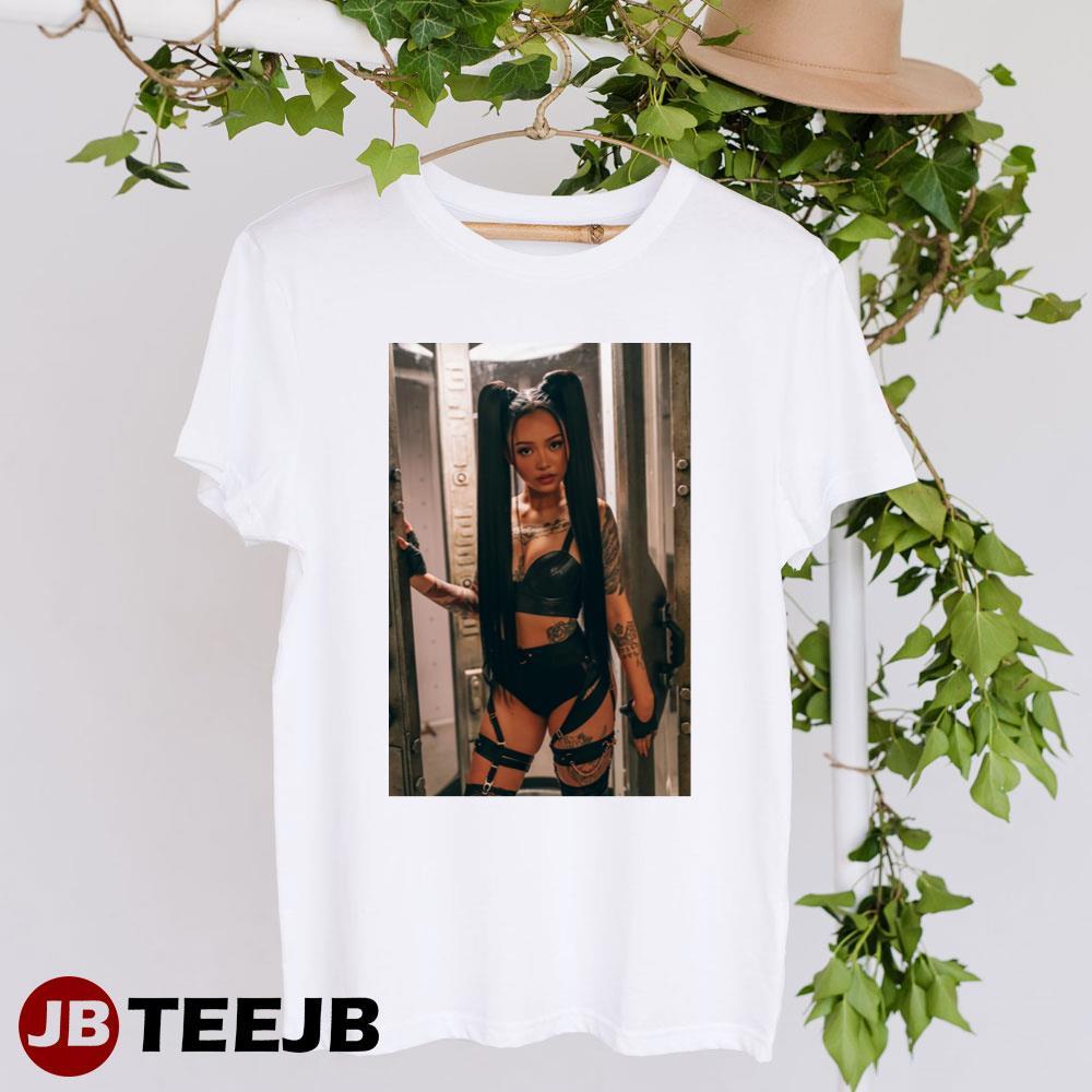 Bella Poarch Tiktok Singer Music Art TeeJB Unisex T-Shirt