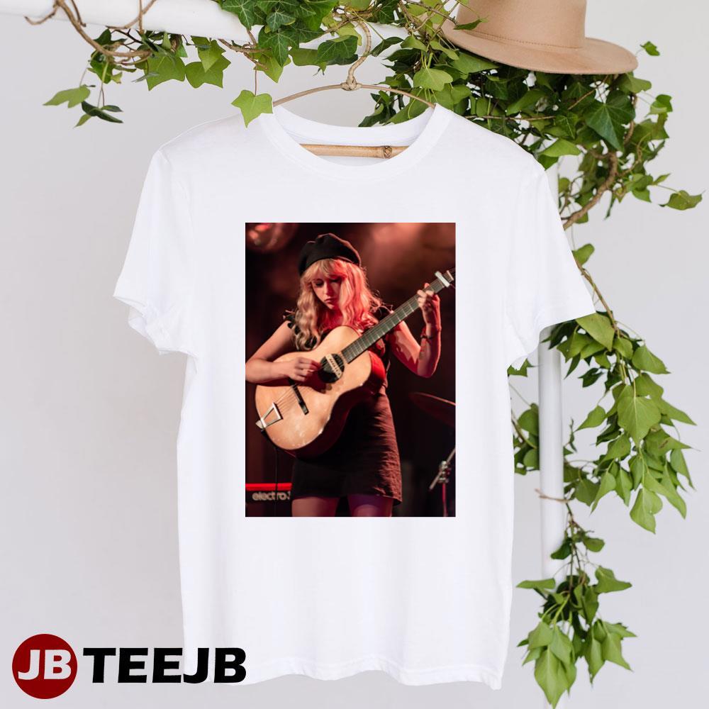 Holly Macve Singer Songwriter Music Art TeeJB Unisex T-Shirt