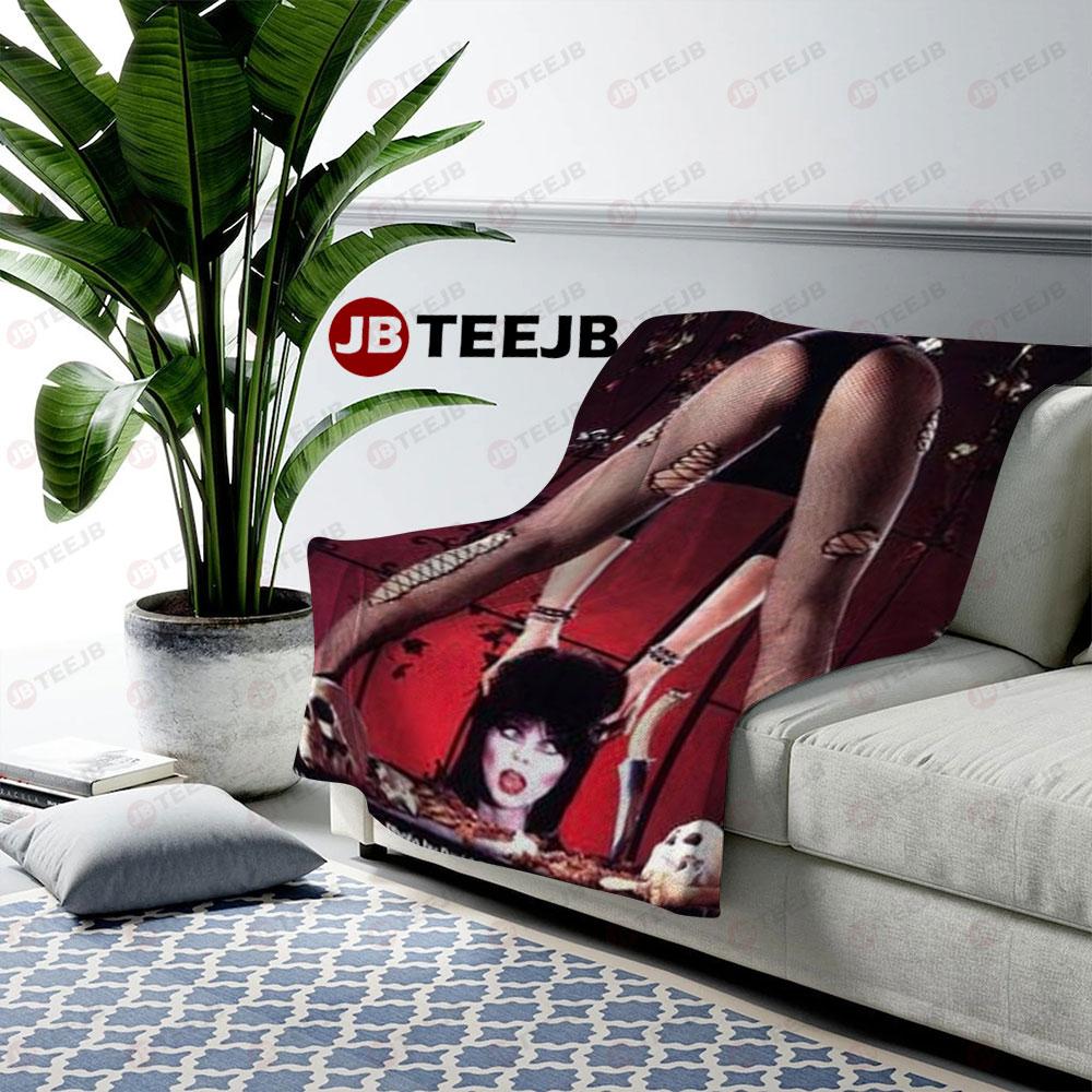 Sexy Elvira Mistress Of The Dark Halloween TeeJB US Cozy Blanket