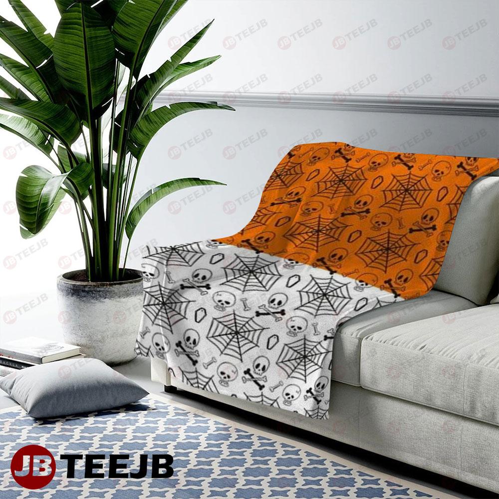 Spiders Skulls Halloween Pattern TeeJB US Cozy Blanket